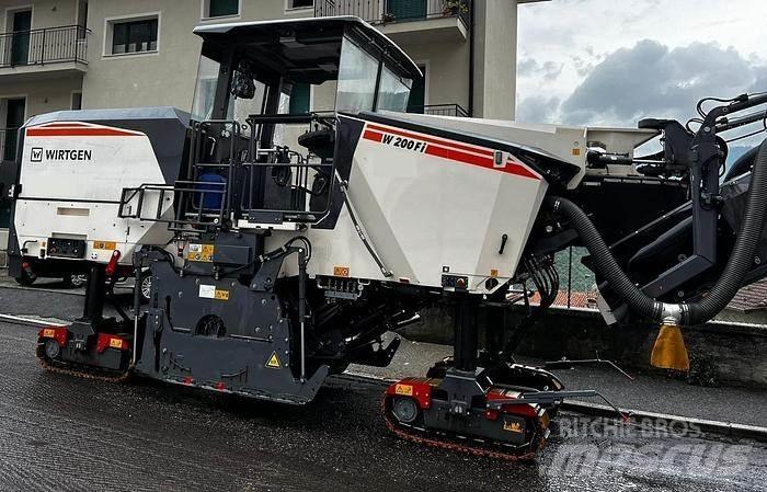 Wirtgen W200Fi ماكينات الحصاة والخرسانة