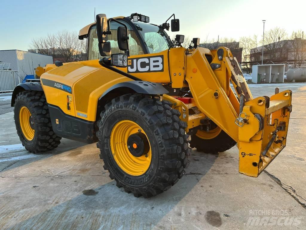 JCB 542X70 AGRI PRO مناولات متداخلة