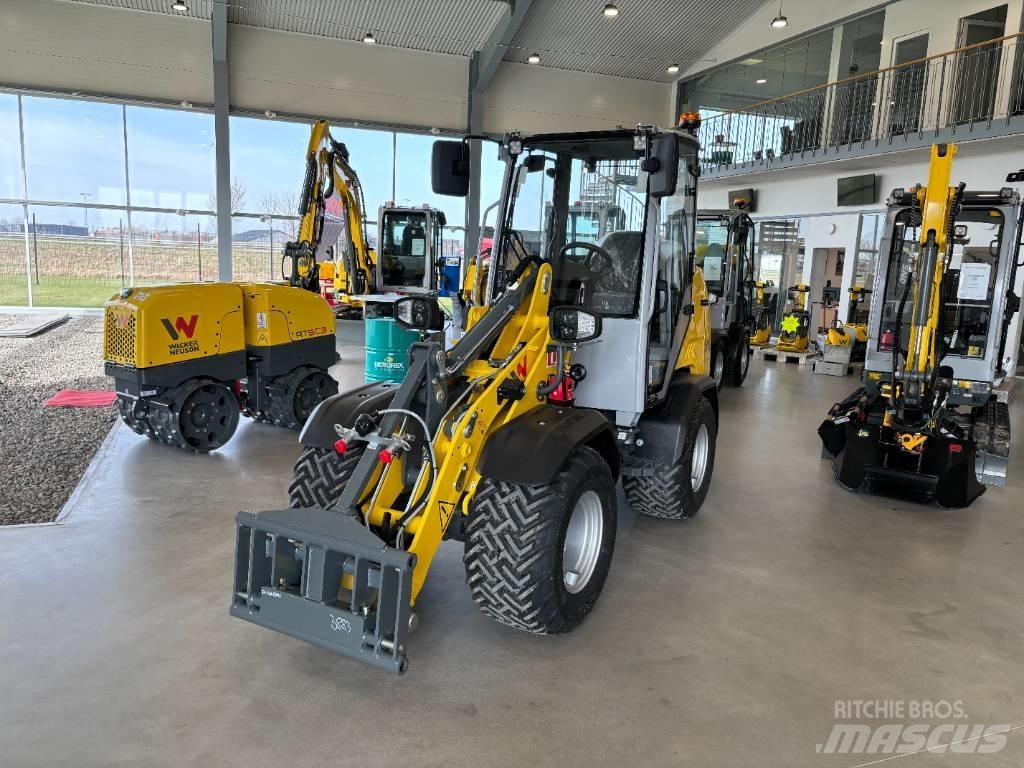 Wacker Neuson WL 28 لوادر بعجل