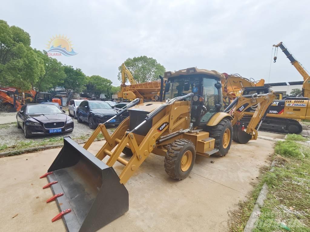CAT 420F لوادر ذات جرافات عكسية