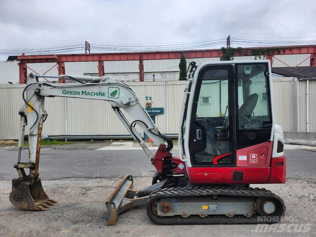 Takeuchi TB 240 حفارات صغيرة أقل من 7 طن (حفارات صغيرة)