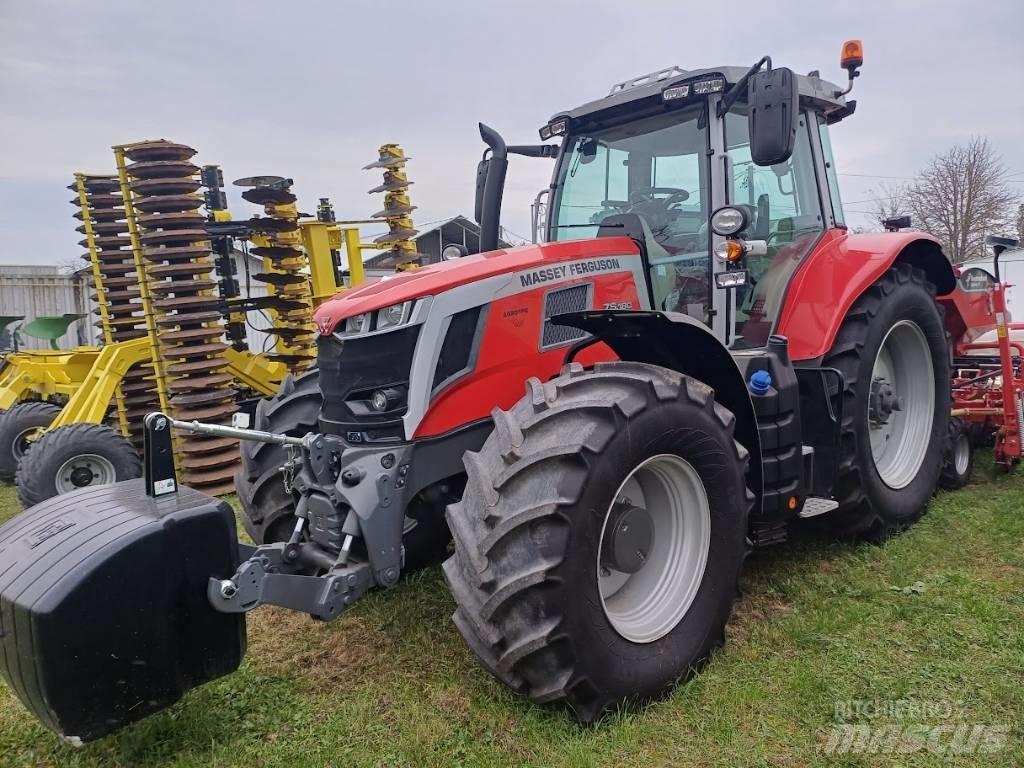 Massey Ferguson 7 S الجرارات
