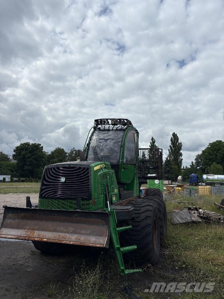 John Deere 1910E شاحنات