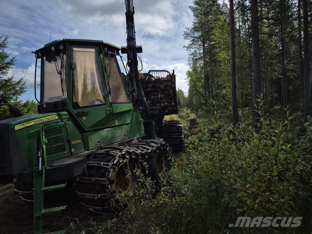 John Deere 1010 E شاحنات