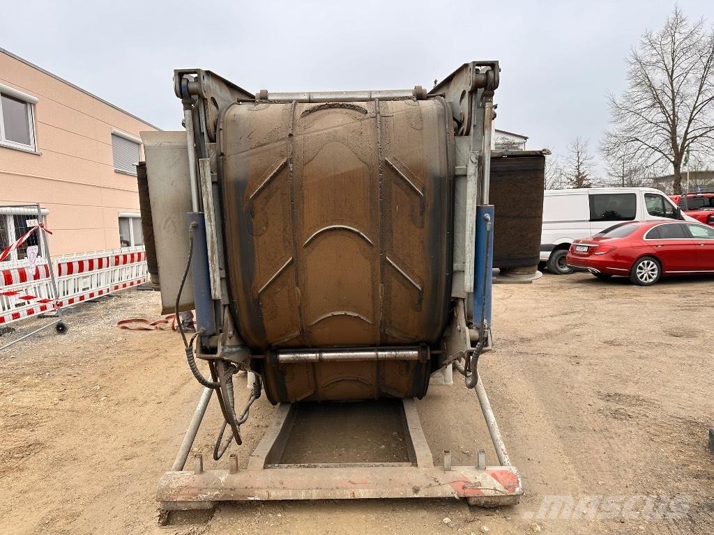 Lindner Urraco 75 D آلات تمزيق المخلفات