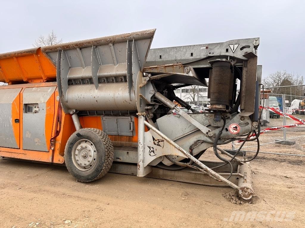 Lindner Urraco 75 D آلات تمزيق المخلفات