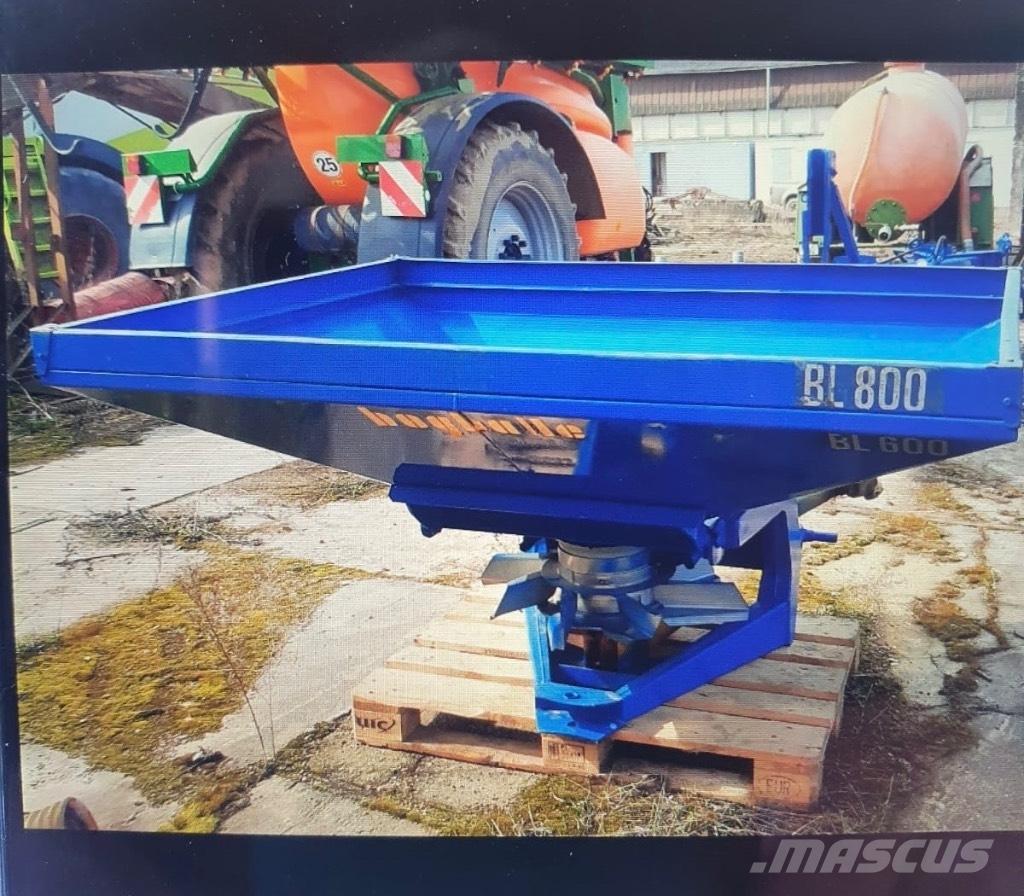 Bogballe 800 معدات فرد المواد المعدنية