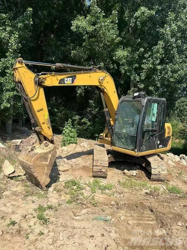 CAT 307 حفارات زحافة