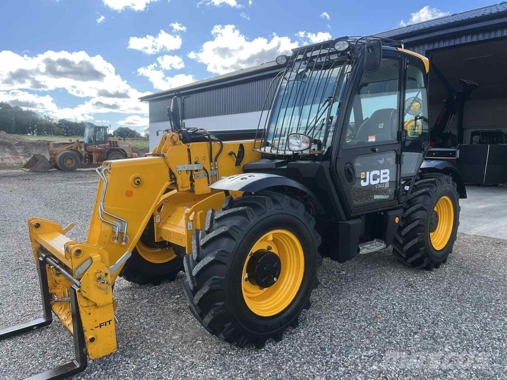 JCB 535-95 مناولات متداخلة