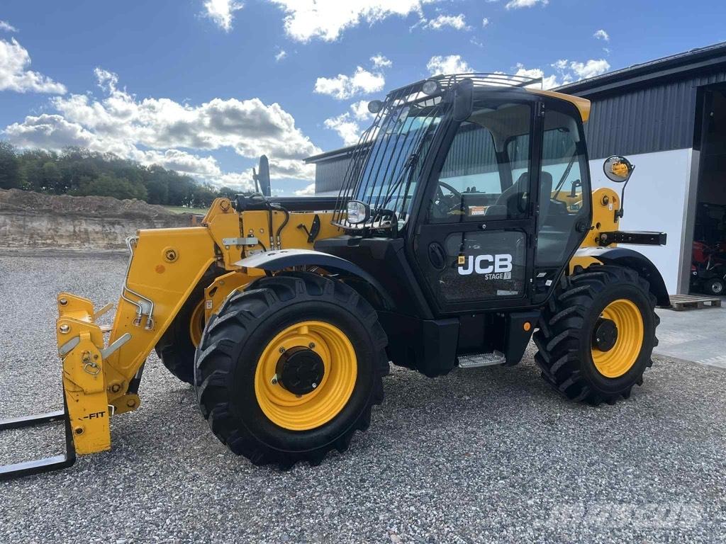 JCB 535-95 مناولات متداخلة