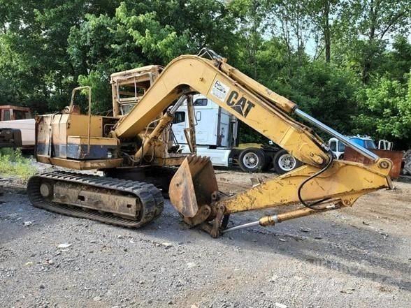 CAT E 70 B حفارات زحافة