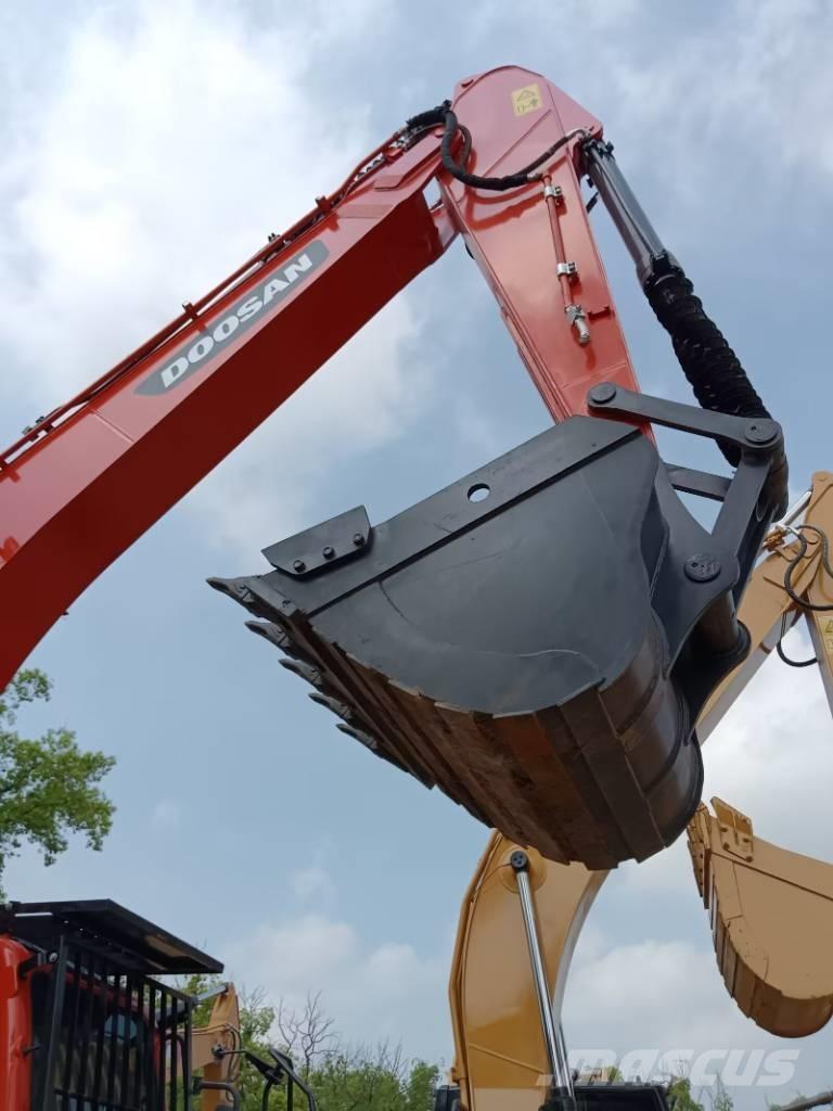 Doosan DX 225 LC-9T حفارات زحافة