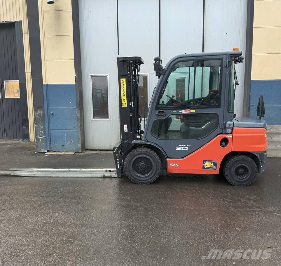 Toyota truck 8FD30F شاحنات الديزل