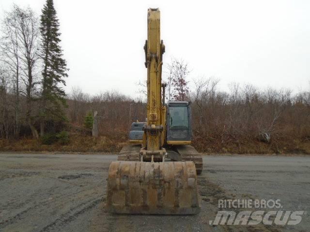 New Holland E 215 حفارات زحافة