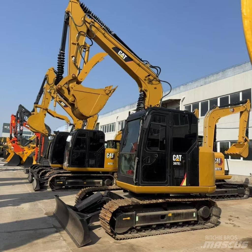 CAT 307 E2 حفارات زحافة