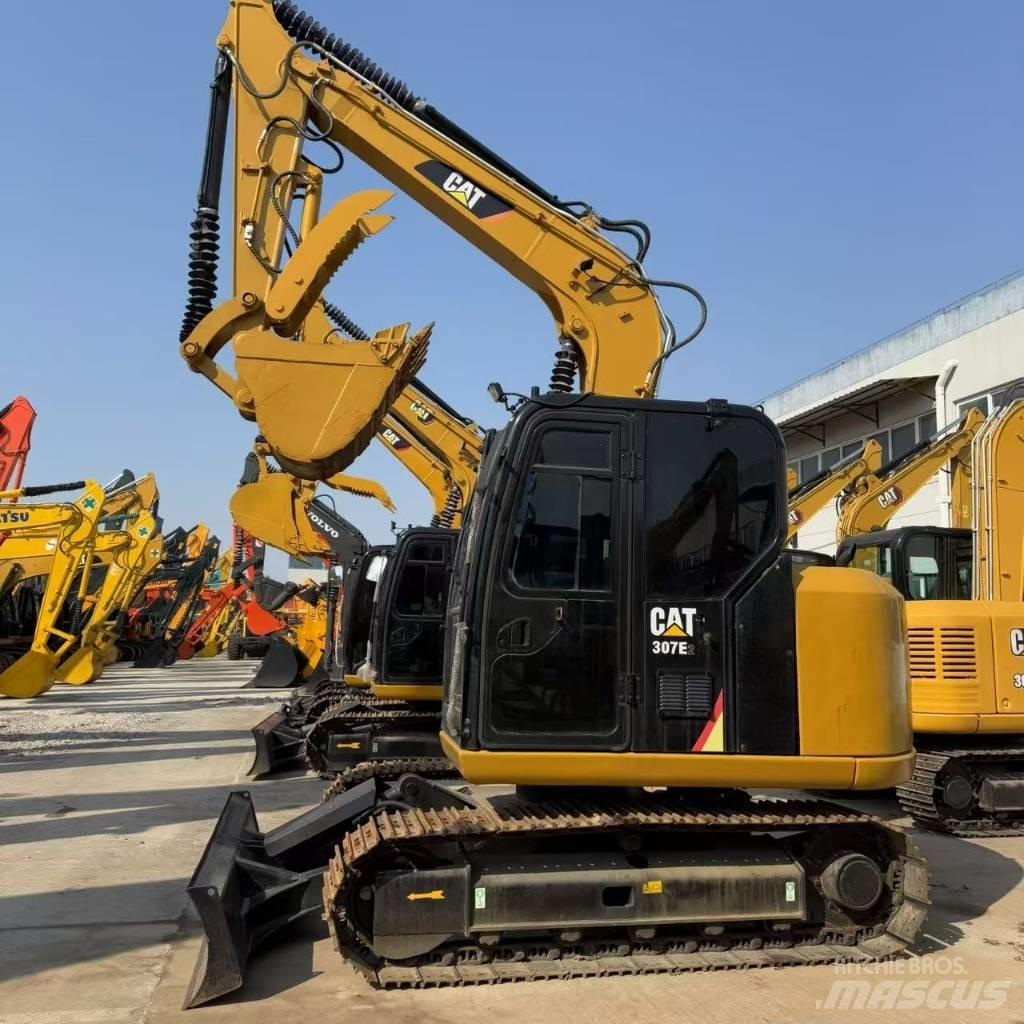 CAT 307 E2 حفارات زحافة