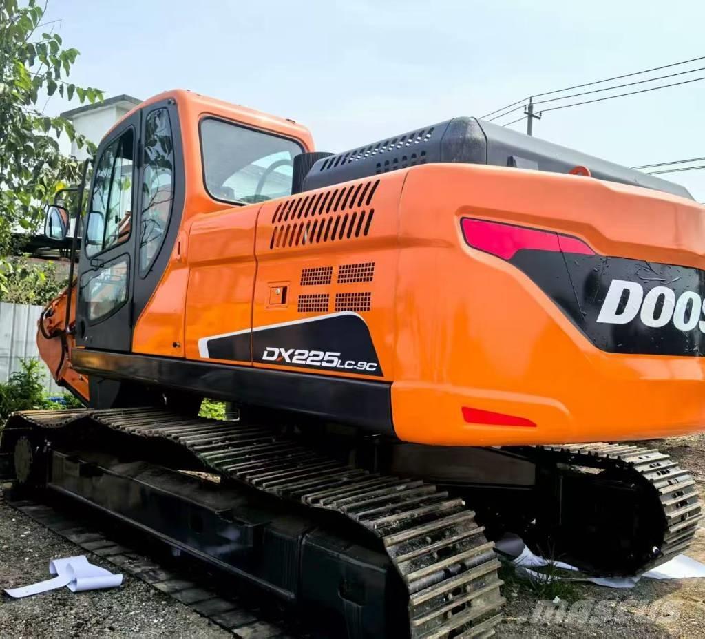 Doosan DX 225 LC حفارات زحافة