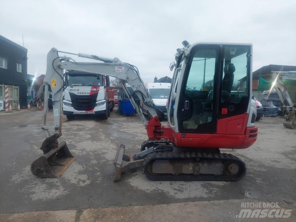 Takeuchi TB 230 حفارات صغيرة أقل من 7 طن (حفارات صغيرة)