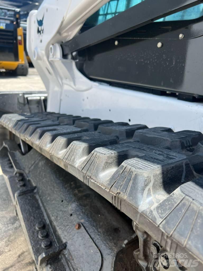 Bobcat T 590 لوادر انزلاقية التوجيه