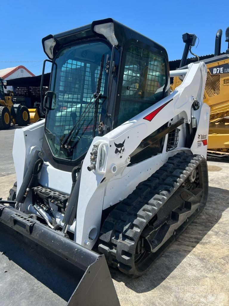 Bobcat T 590 لوادر انزلاقية التوجيه