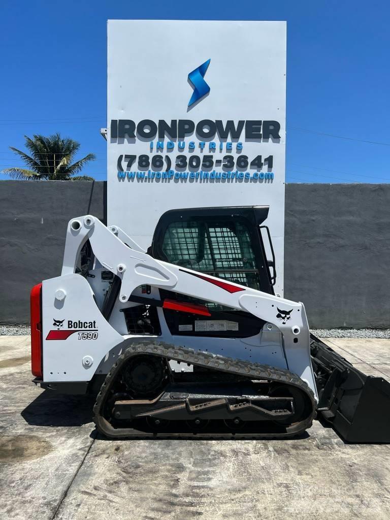 Bobcat T 590 لوادر انزلاقية التوجيه