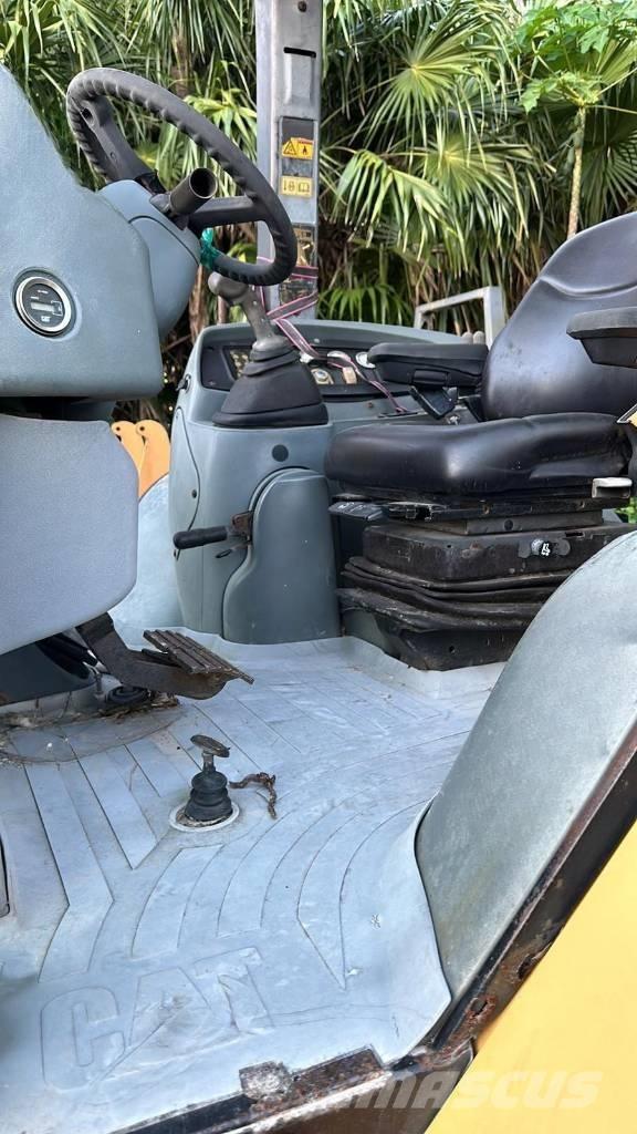 CAT 420 D IT لوادر ذات جرافات عكسية