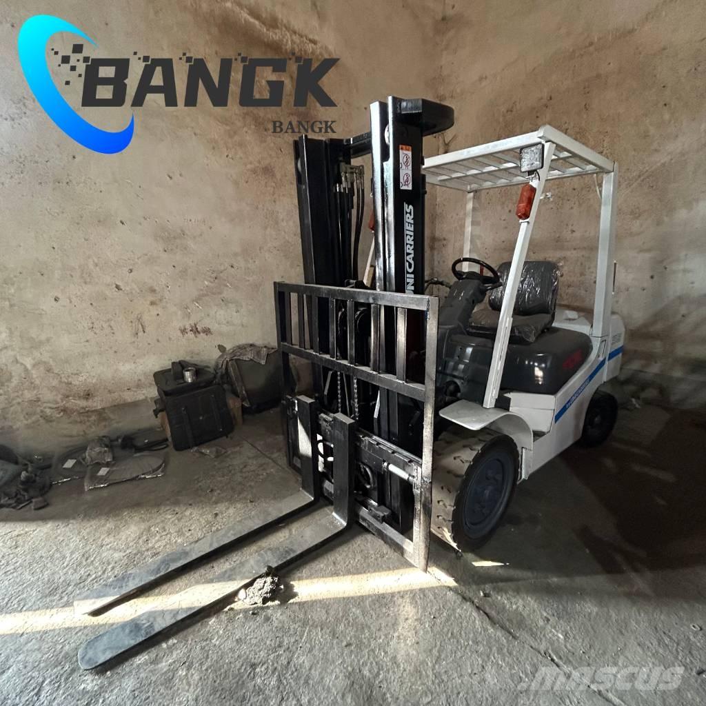 TCM FD 35 شاحنات الديزل