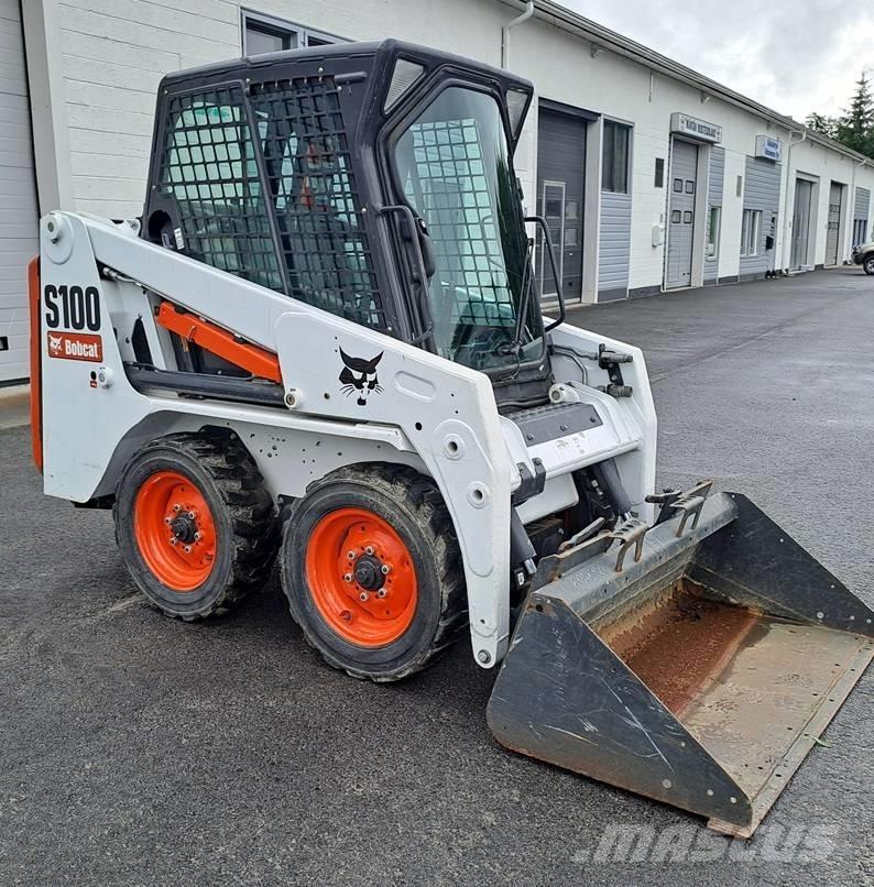 Bobcat S 100 لوادر انزلاقية التوجيه