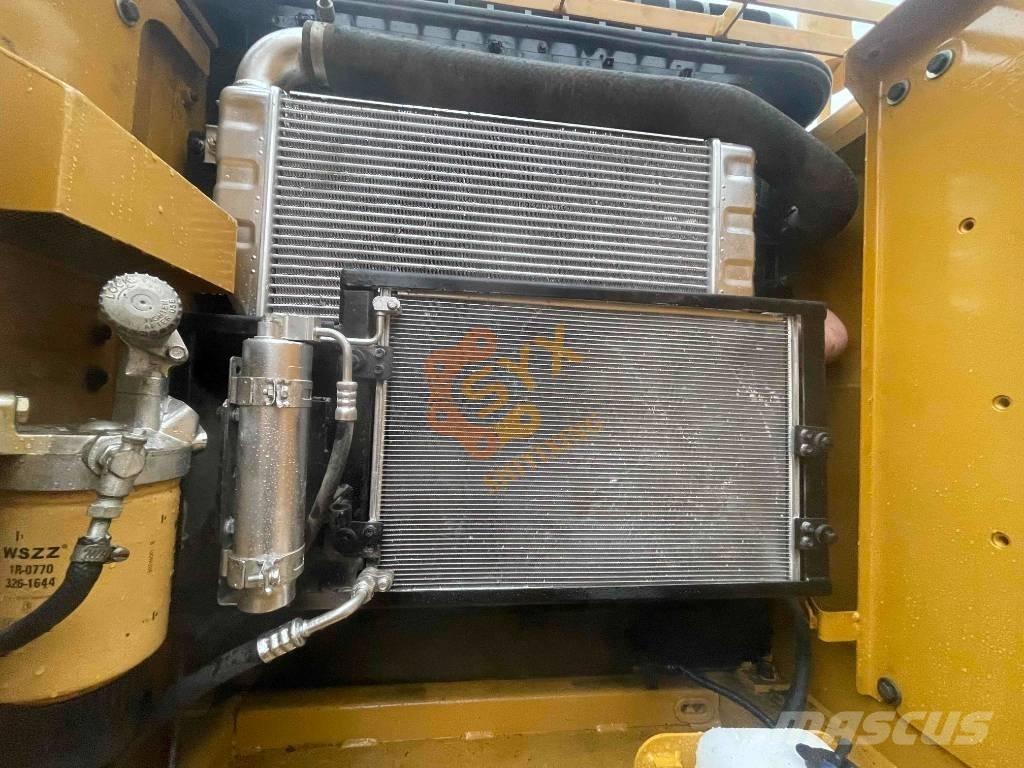CAT CAT320 D2 حفارات زحافة