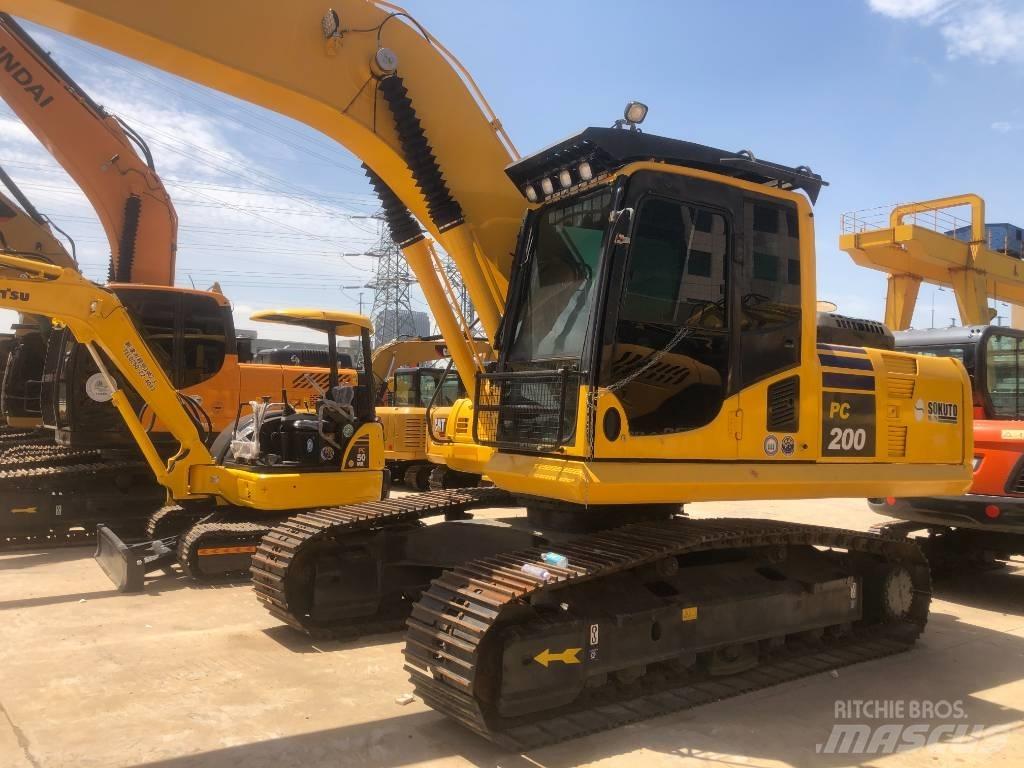 Komatsu PC200 حفارات زحافة