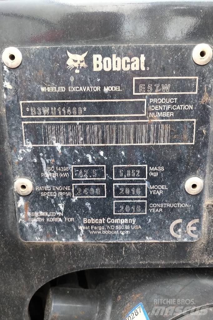 Bobcat W57 حفارات بعجل