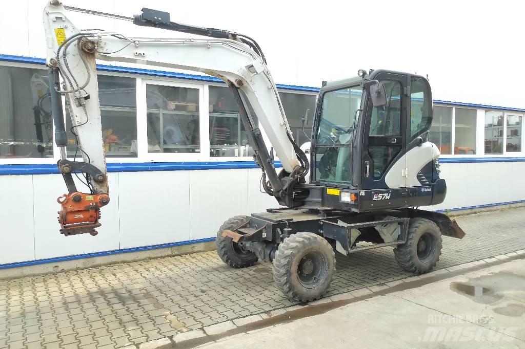 Bobcat W57 حفارات بعجل