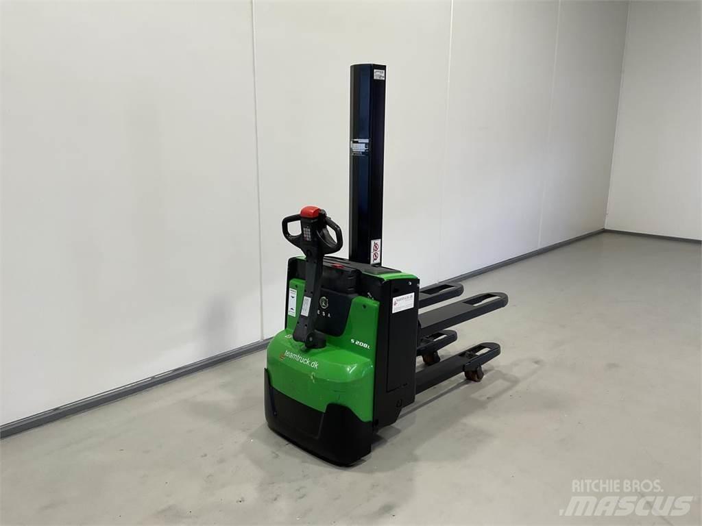 Cesab S208L شاحنات مناولة ذاتية الدفع