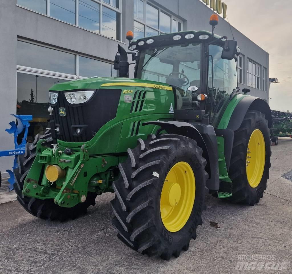 John Deere 6210 R الجرارات