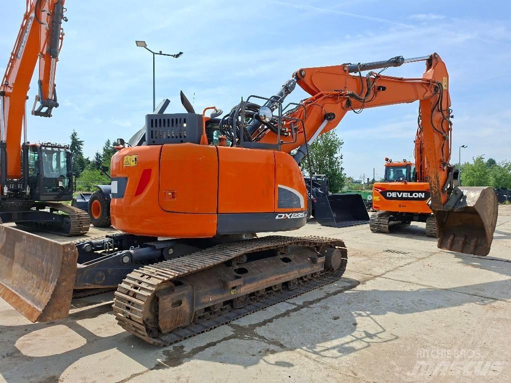 Doosan DX 235 LCR-5 حفارات زحافة