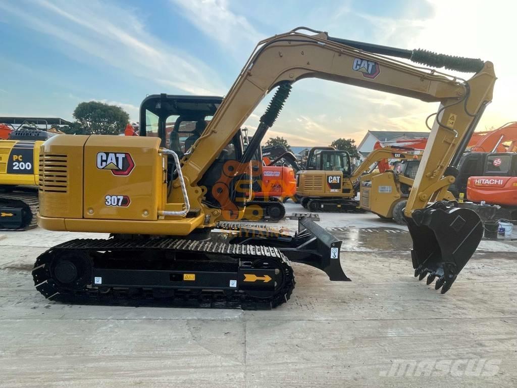 CAT 307 E حفارات وسط 7 طن - 12 طن