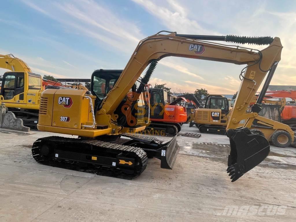 CAT 307 E حفارات وسط 7 طن - 12 طن