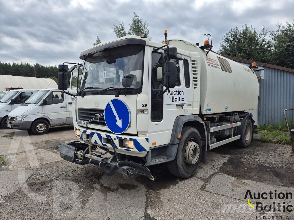 Volvo FL618 كناسات