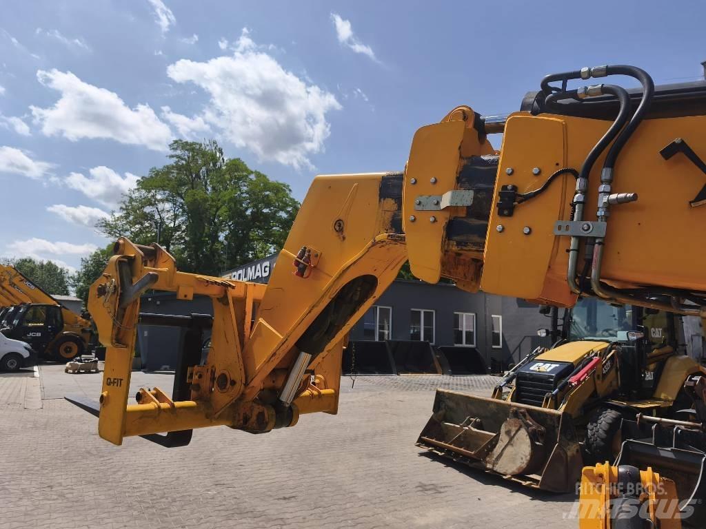 JCB 540-140 مناولات متداخلة