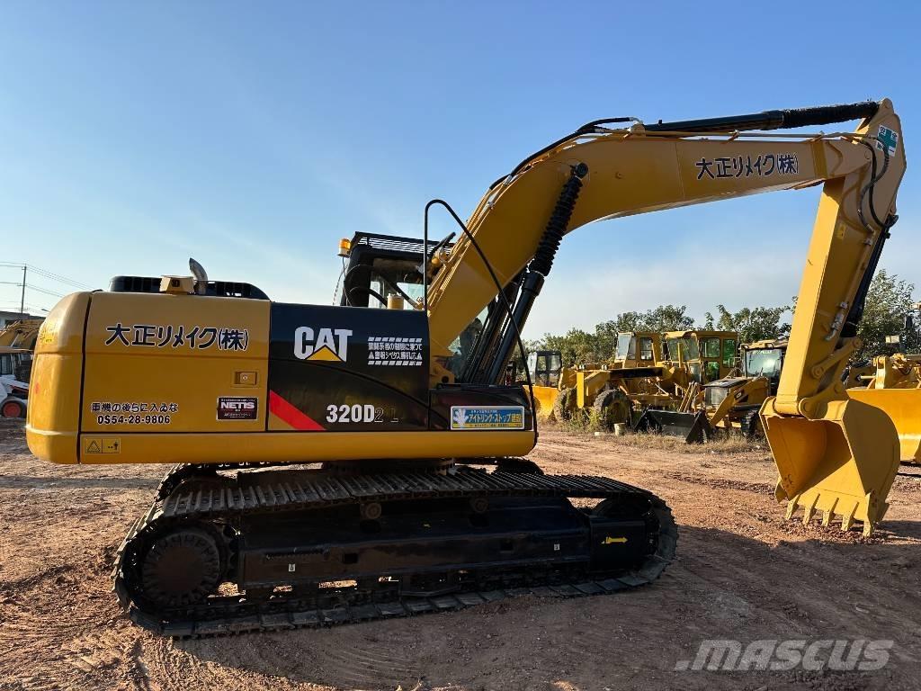 CAT 320 D L حفارات زحافة