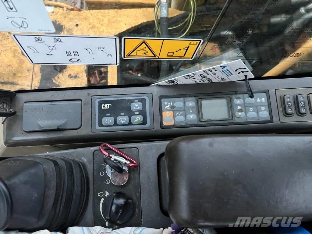 CAT 307 C حفارات وسط 7 طن - 12 طن