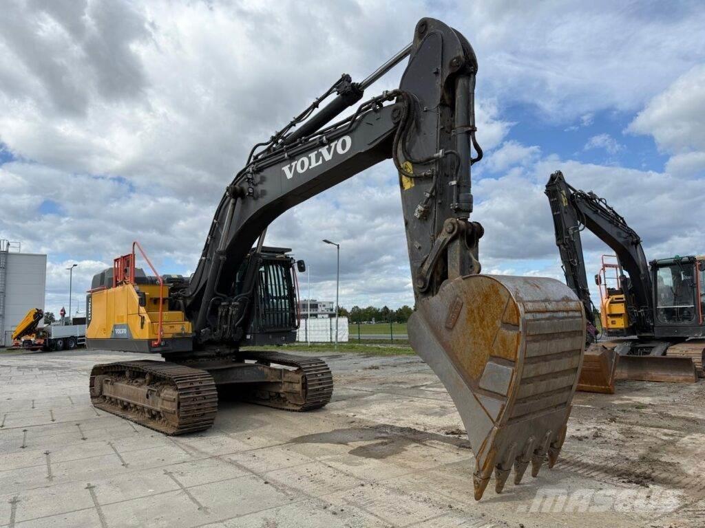 Volvo EC380ENL حفارات زحافة