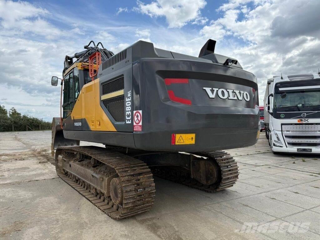 Volvo EC380ENL حفارات زحافة