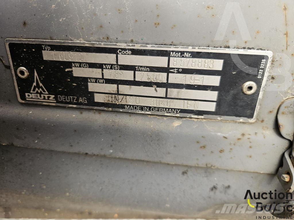 Corinsa CCN 1222 مداحل ذات إطارات هوائية