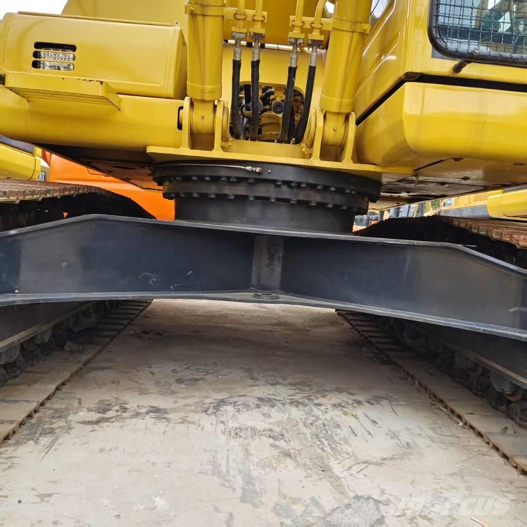 Komatsu PC 220-8 حفارات زحافة