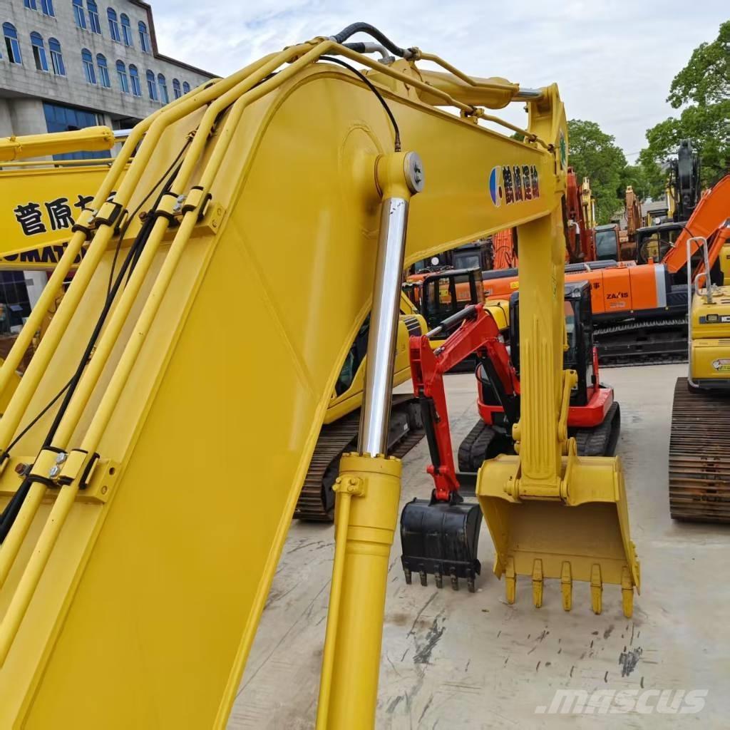 Komatsu PC 220-8 حفارات زحافة