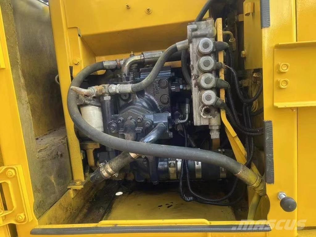 Komatsu PC120-6 حفارات وسط 7 طن - 12 طن
