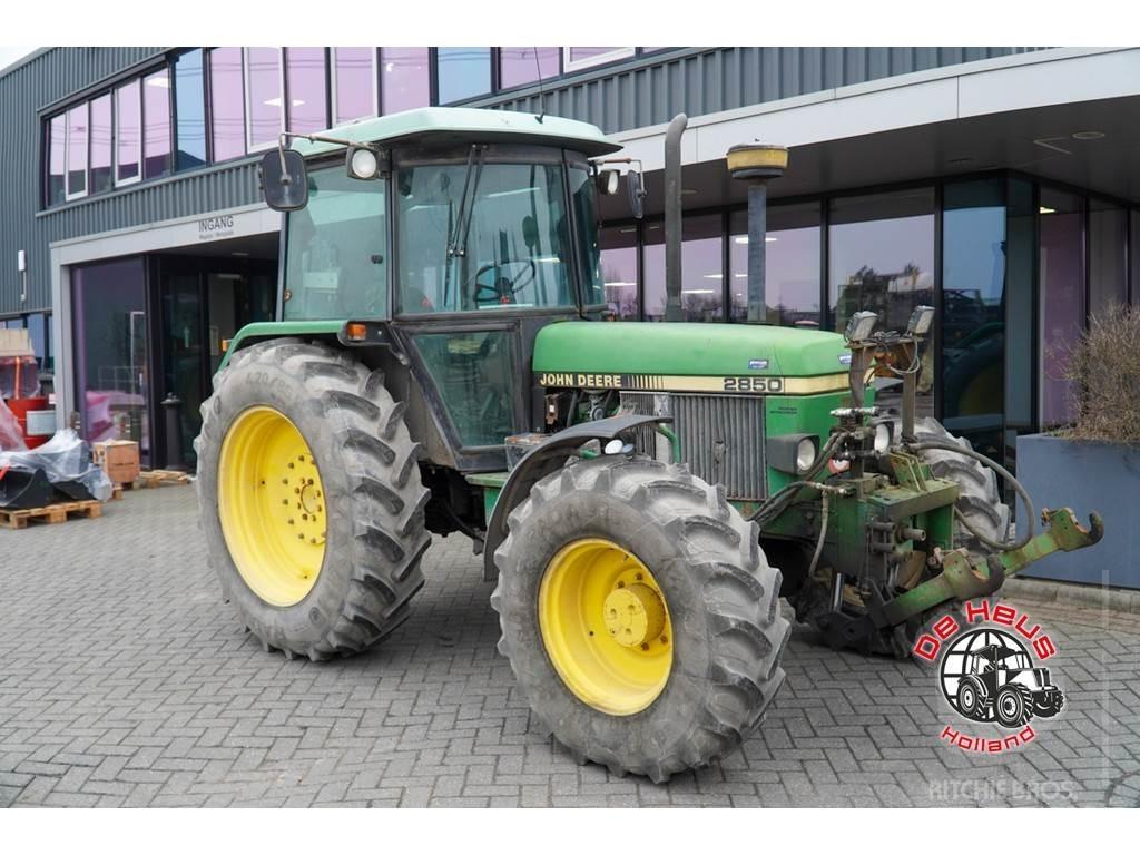 John Deere 2850 الجرارات