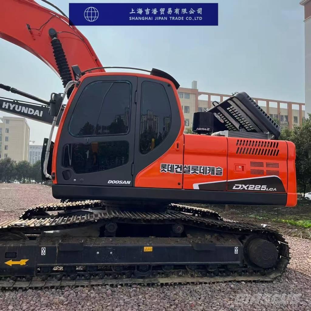 Doosan DX 225 حفارات زحافة