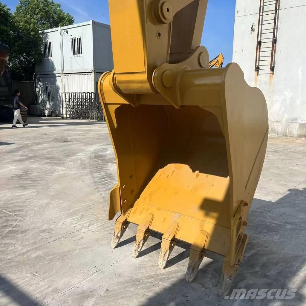 CAT 320d2 حفارات وسط 7 طن - 12 طن